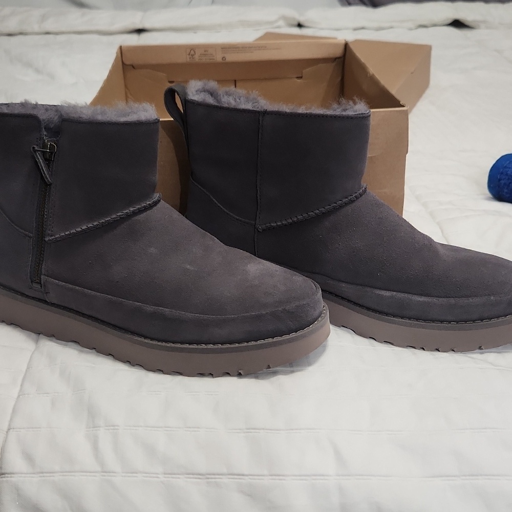 UGG Classic Zip Mini boots